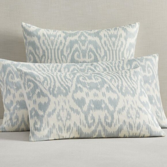 Ava Ikat Queen Duvet Cover,  with 4 shams, Pottery Barn, - Picture 3 of 8